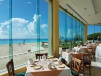  Vacation Hub International | Park Royal Cancún Facilities