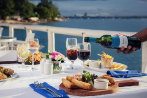  Vacation Hub International | Best Western Coral Beach Hotel Facilities