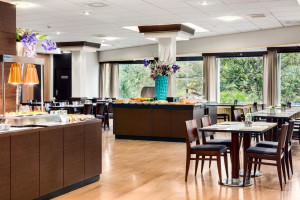  Vacation Hub International | Hotel NH Best Facilities