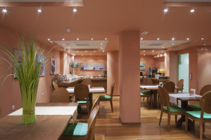  Vacation Hub International | Athens Center Square Hotel Facilities