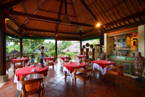  Vacation Hub International | Alam Puri Art Museum Villa Facilities
