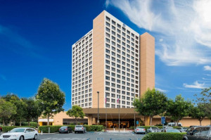  Vacation Hub International | DoubleTree by Hilton Anaheim/Orange County Facilities