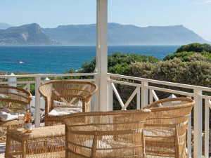  Vacation Hub International | Boulders Beach Hotel, Cafe and Curio shop Facilities