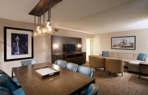  Vacation Hub International | Embassy Suites by Hilton Seattle Bellevue Facilities