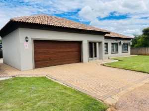  Vacation Hub International | Bela Waterfront Villa Facilities
