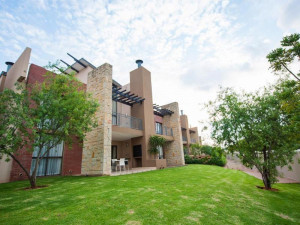  Vacation Hub International | Fairview All Suite Hotel Food