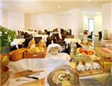 Vacation Hub International | Mercure Imlauer Nestroy Food