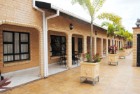  Vacation Hub International | Lake St Lucia Villas Food