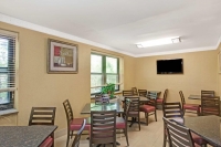  Vacation Hub International | Days Inn Brooklyn Food