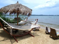  Vacation Hub International | 2 Friends Beach Hotel Food