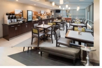  Vacation Hub International | Holiday Inn Express New York City - Wall Street Food