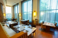  Vacation Hub International | Courtyard by Marriott Agra Food