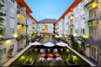  Vacation Hub International | HARRIS Hotel & Residences Riverview Kuta Food