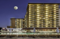  Vacation Hub International | Ramada Plaza by Wyndham Marco Polo Beach Resort Food