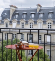  Vacation Hub International | Helzear Champs Elysées Food