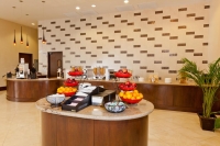  Vacation Hub International | Ramada Plaza Resort & Suites by Wyndham Orlando Intl Drive Food