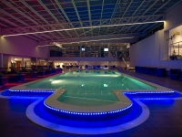  Vacation Hub International | Cloud Hotel & Suites Food