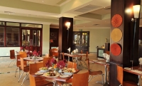  Vacation Hub International | Cresta President Hotel Food