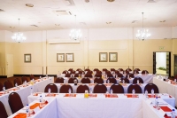  Vacation Hub International | Cresta Jameson Hotel Food