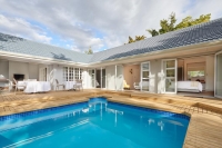  Vacation Hub International | Outeniqua Inn Food