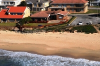  Vacation Hub International | Jeffreys Bay Beach House - Sea Breeze Room Food