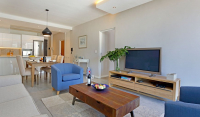  Vacation Hub International | Chelsea on Main Food