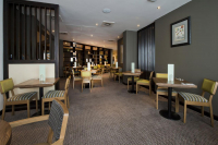  Vacation Hub International | Premier Inn London Heathrow Airport Terminal 4 hotel Food