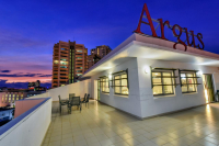  Vacation Hub International | Argus Apartments Darwin Food