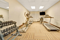  Vacation Hub International | Wingate by Wyndham Cincinnati / Blue Ash Food
