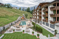  Vacation Hub International | Christophs Hotel Food