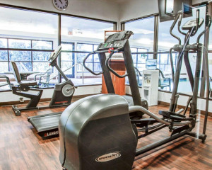  Vacation Hub International | Comfort Suites Lombard Food