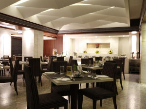  Vacation Hub International | Lords Plaza Food