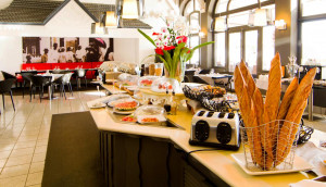  Vacation Hub International | Hotel Mercure Créolia Saint-Denis La Réunion Food