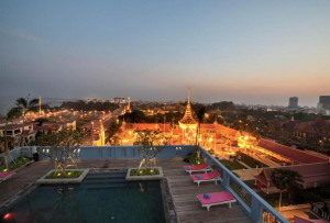  Vacation Hub International | Frangipani Royal Palace Hotel Food