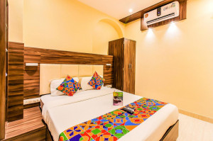 Vacation Hub International | FabHotel Abad Inn Colaba Food