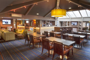  Vacation Hub International | Holiday Inn Express Edinburgh Airport Food