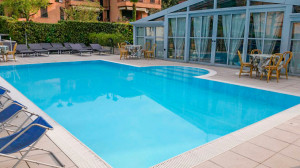  Vacation Hub International | Hotel Lario Food