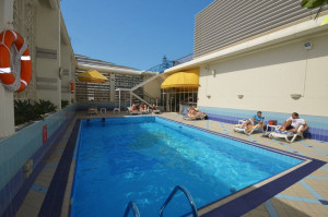  Vacation Hub International | Holiday Inn Abu Dhabi Downtown Food