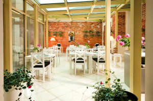  Vacation Hub International | Leone Aparthotel Food