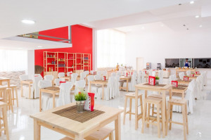 Vacation Hub International | Hotel Split Inn Food