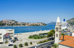  Vacation Hub International | Hotel Petka Food