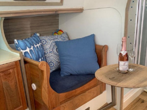  Vacation Hub International | Wild Horses - Golden City Yacht Food