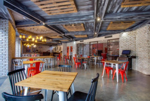  Vacation Hub International | 26° South Bush Boho Hotel Food