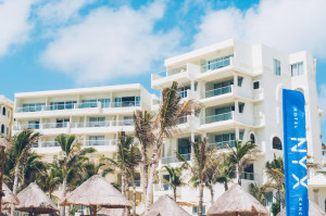  Vacation Hub International | NYX Cancun Food