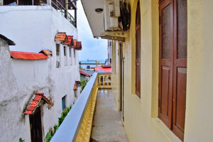  Vacation Hub International | Funguni Palace Hotel Food