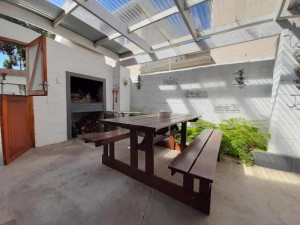  Vacation Hub International | Arbeidsgenot Beach House Food