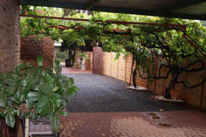 Vacation Hub International | Ruresta Guesthouse Food