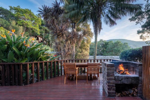  Vacation Hub International | Under Milkwood Resort Food