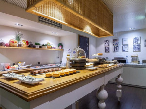  Vacation Hub International | Royal Ramblas Hotel Food