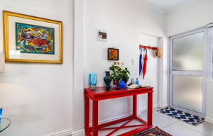  Vacation Hub International | Bleu Cobalt Cottage Food
